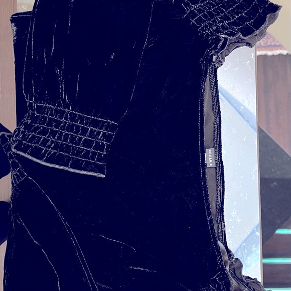 William B top - Picture 2 of 3